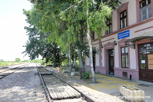 Železnička stanica Banatski Karlovac