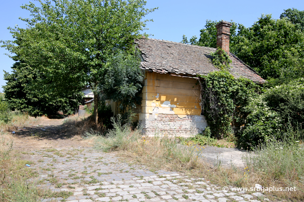 Stražarska kućica i ostatak rampe