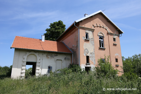 Železnička stanica Farkaždin