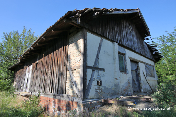 Železnički magacin na stanici Jarkovac
