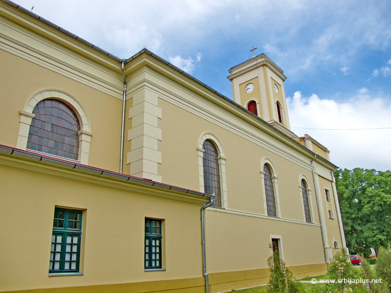 Nova Crnja - Rimokatolički župni ured i crkva Sveta Agata