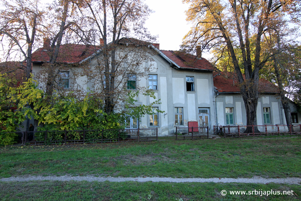 Železnička stanica Novi Kneževac