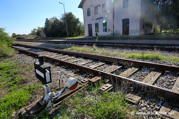 Železnička stanica Padej