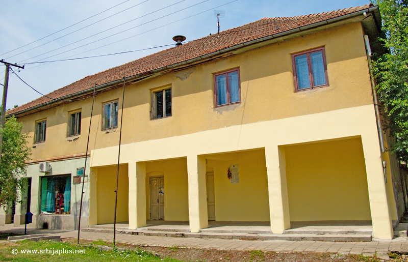 Toba - Zadružni dom