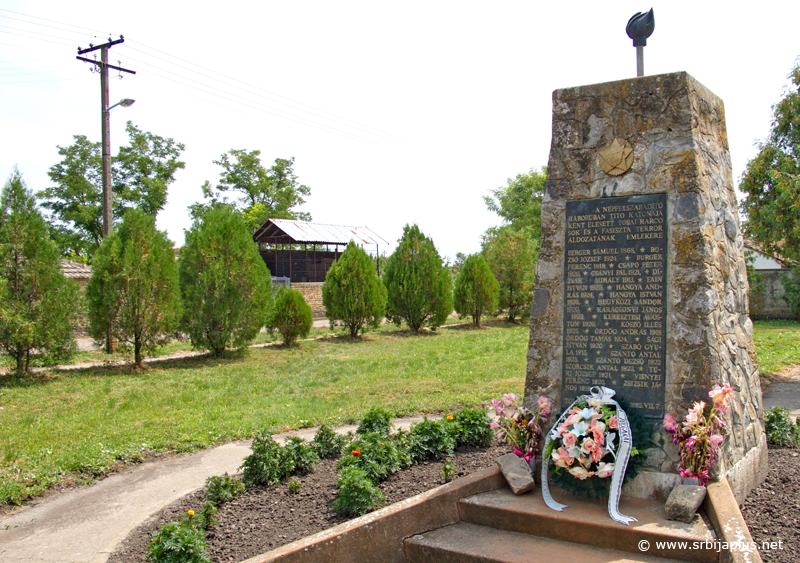 Toba - Obelisk sa imenima žrtava iz Drugog svetskog rata