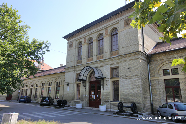 Glavni ulaz u železničku stanicu Vršac