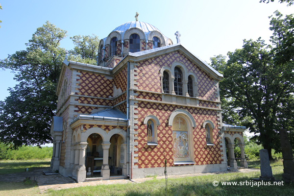 Gornji Adrovac - Ruska memorijalna crkva, posvećena pukovniku Rajevskom