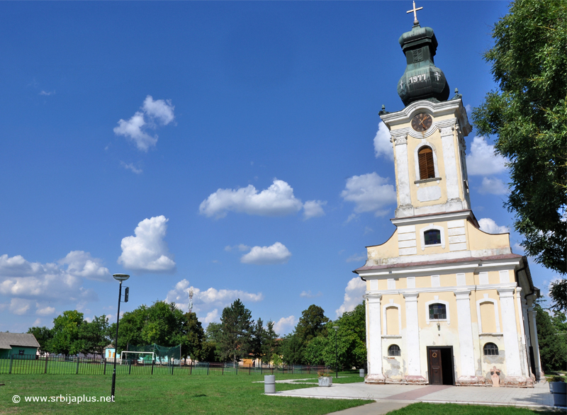 Crkva svetog Nikole u Barandi izgrađena je u tradicionalnom ruskom stilu