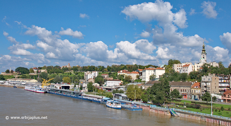 Panorama Savskog pristaništa sa pogledom na Kalemegdan i Sabornu crkvu