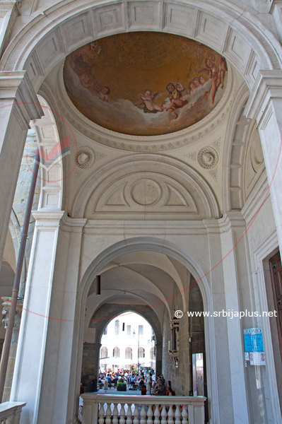 Enterijer prolaza izspod palate Palazzo Vecchio