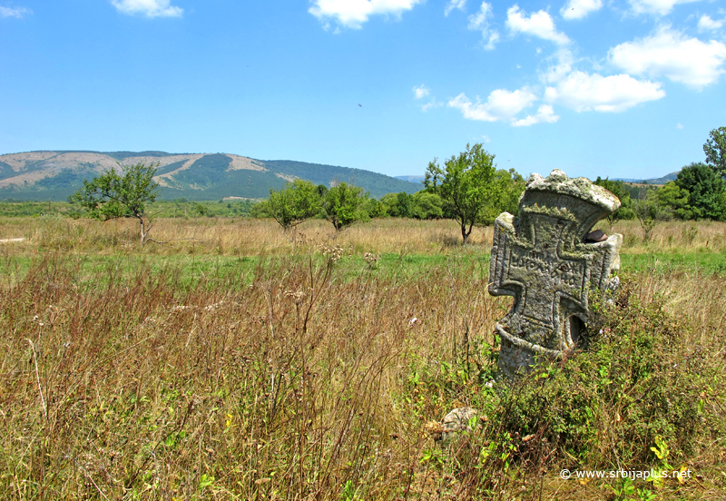 Boljevsko polje, seoski zavetni krst