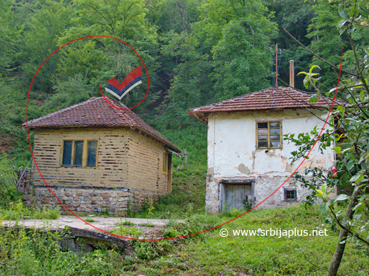 Seosko dvorište između reke i šume, Breznica, Žagubica