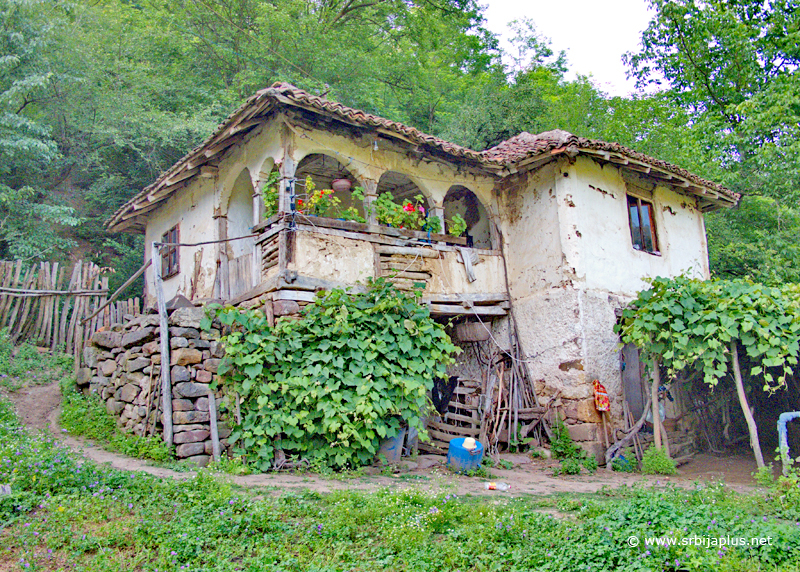Prelepa stara kuća, poželeo sam da je moja, Breznica, Žagubica