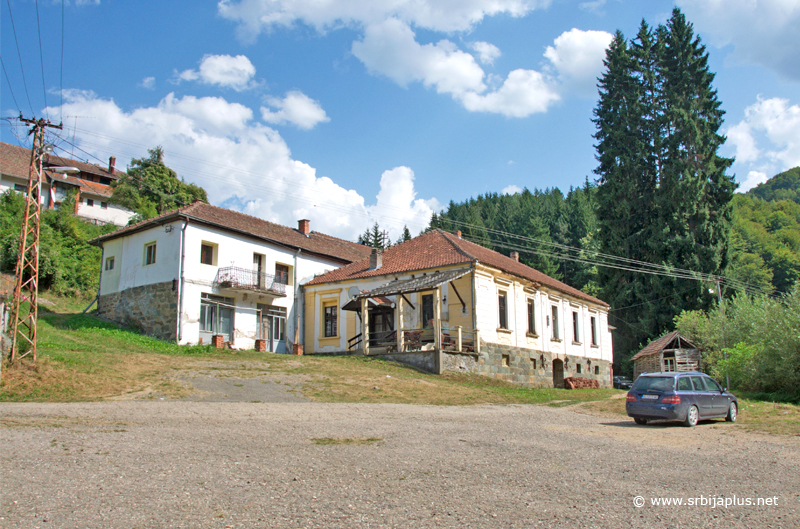 L'Art nouveau, Brod, Crna Trava