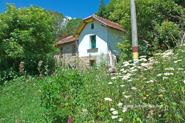 Lepa stara seoska kuća, Čuka, Crna Trava