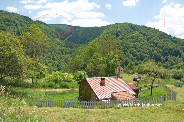 Nove seoske kuće, Čuka, Crna Trava