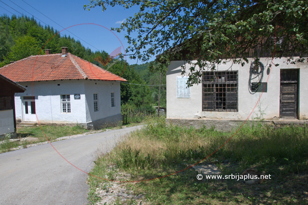 Mesna kancelarija i škola, Darkovce, Crna Trava