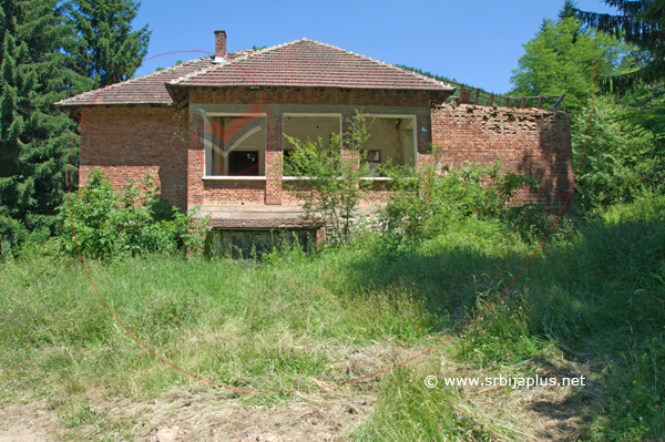 Stara seoska škola, Darkovce, Crna Trava