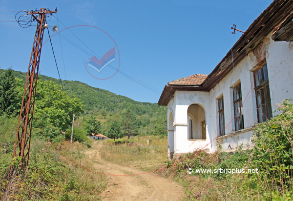 Zgrada škole, Dobro Polje, Crna Trava