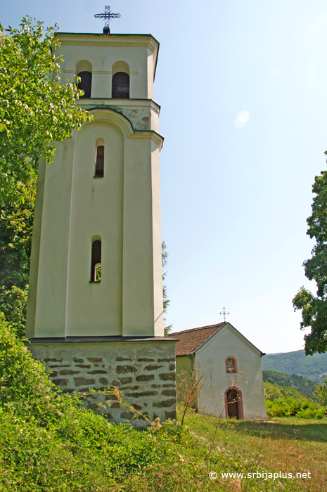 Crkva i zvonara u Dobrom Polju