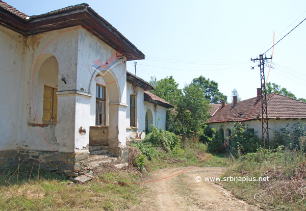 Škola i zadružni dom, Dobro Polje, Crna Trava