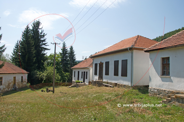 Lepe seoske kuće, Dobro Polje, Crna Trava (foto: Andrej Cvetković)