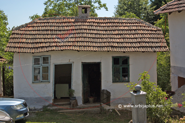 Lepa stara seoska kuća, Gornje Gare, Crna Trava