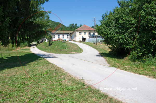Zadružni dom, Kalna, Crna Trava
