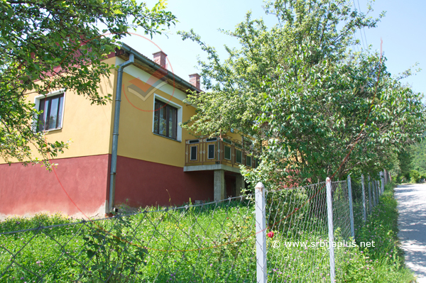 Lepa starija seoska kuća, Kalna, Crna Trava