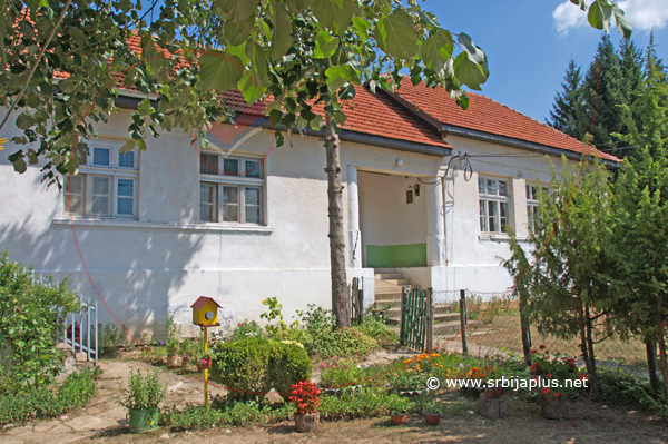 Seoska škola, Krivi Del, Crna Trava