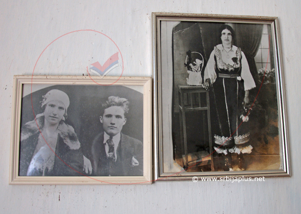 Zidni album familije Popović, Popovi, Crna Trava