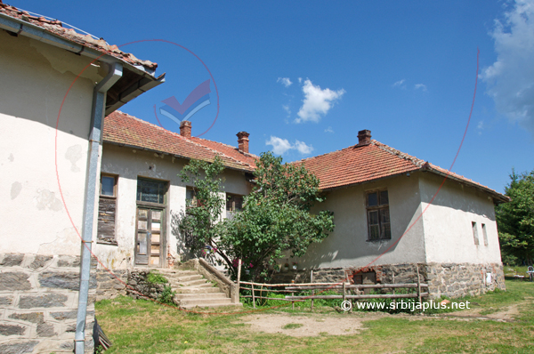 Škola, Mlačiške Meane, Crna Trava