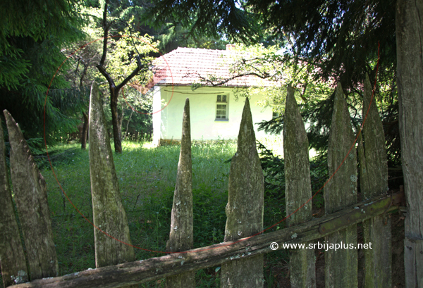 Seosko dvorište, Rajčetine, Crna Trava