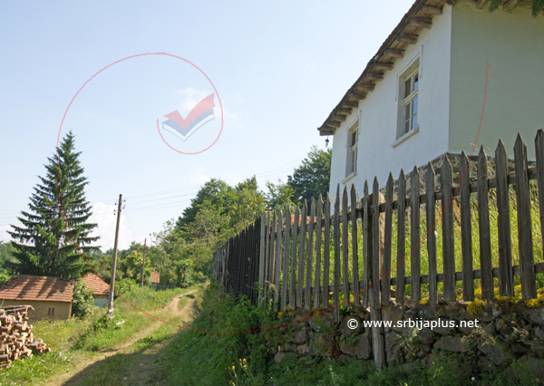 Glavni seoski sokak, Vus, Crna Trava