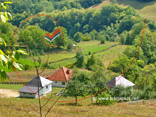 Pogled na kuće u dolini Panjice, Dobrače, Arilje