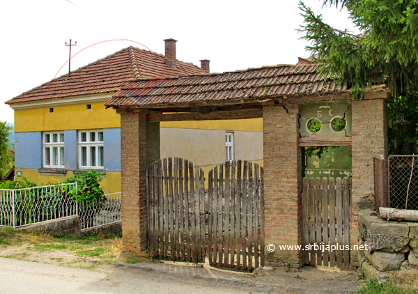 Gornja Kamenica, seoska kapija, Knjaževac