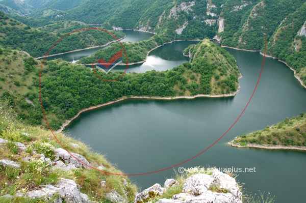 Jezero i meandri reke Uvac / Lake and meanders of the Uvac River, Serbia