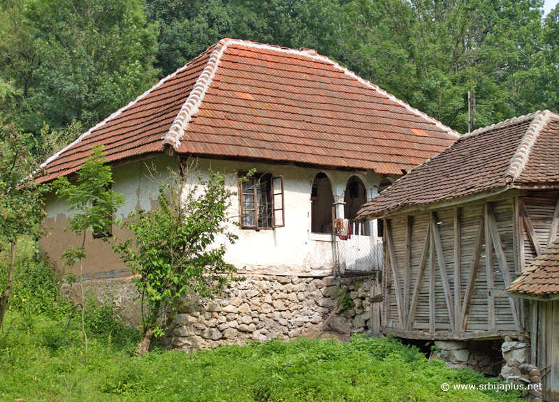 Stara kuća, davno pripremljena za dobijanje energetskog pasoša, Krepoljin, Žagubica