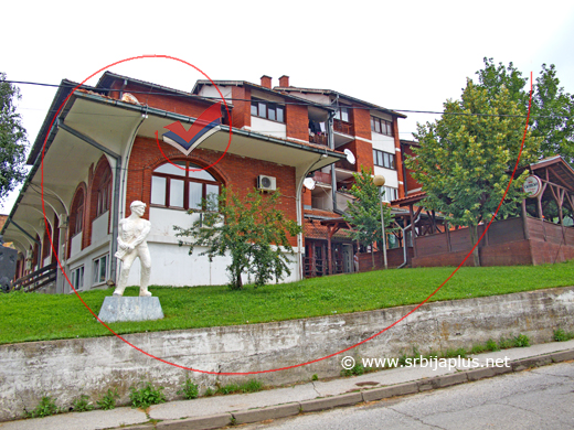 Spomenik krepoljinskom rudaru, ispred upravne zgrade rudnika Jasenovac, Krepoljin, Žagubica