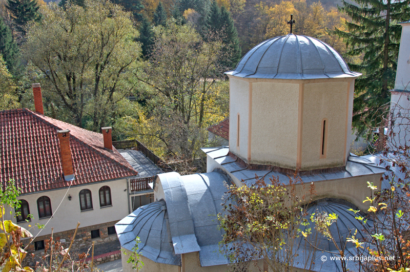 Manastir Gornjak i manastirski konaci
