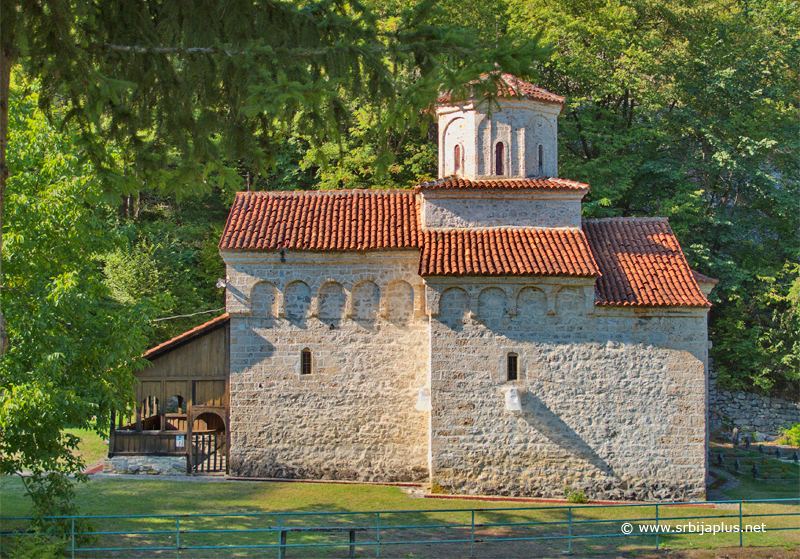 Južni zid popodne, Manastir Klisura, Dobrače, Arilje