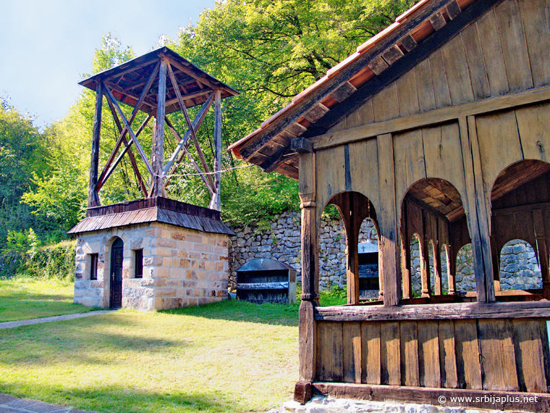 Zvonara, Manastir Klisura, Dobrače, Arilje