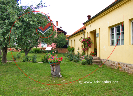 Dvorište osnovne škole, Milanovac, Žagubica