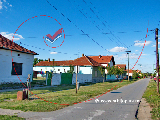 Ulica s pumpom za vodu, popodne, Novi Bečej
