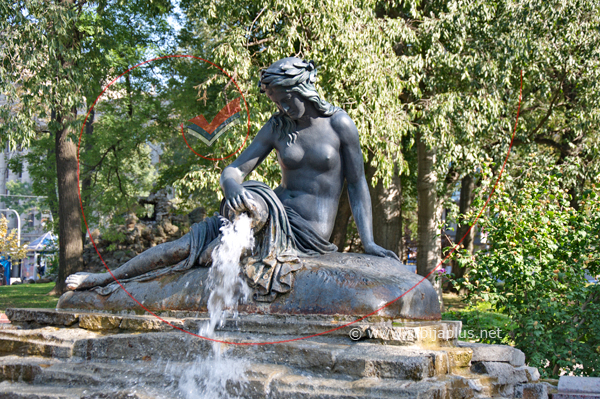 Skulptura Devojka sa krčagom, Pinirski park, Beograd / The sculpture of The girl with a jug, Belgrade, Serbia Skulptura Devojka sa krčagom, Pinirski park, Beograd / The sculpture of The girl with a jug, Belgrade, Serbia