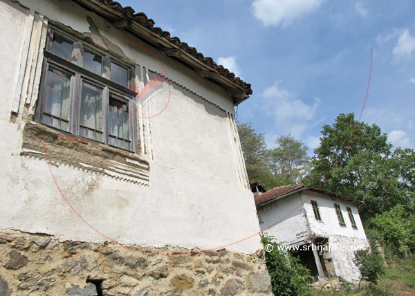 Repušnica, seoske kuće