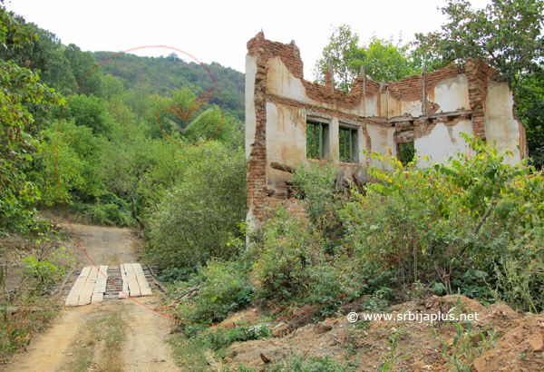Repušnica, kuća na obali reke Repušnice