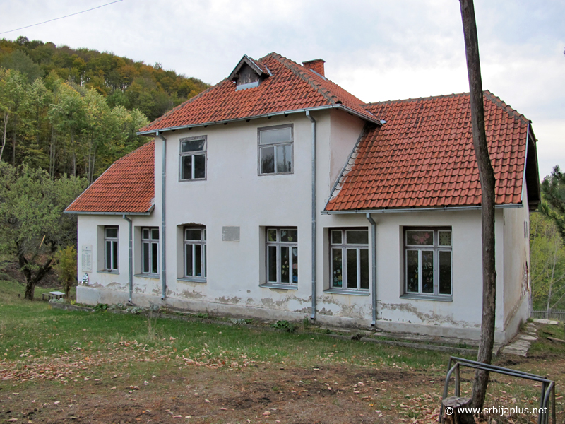 Škola u Selencu