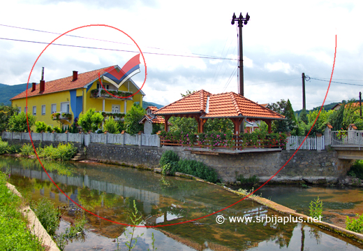 Kuća kraj Krupaje s paviljonom iznad reke, Sige, Žagubica