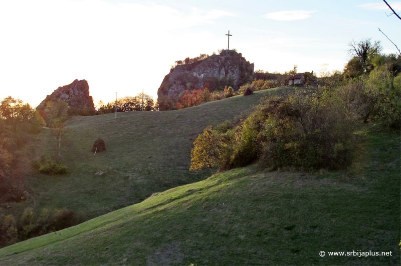 Manastirski krst na Soko gradu, Ljubovija
